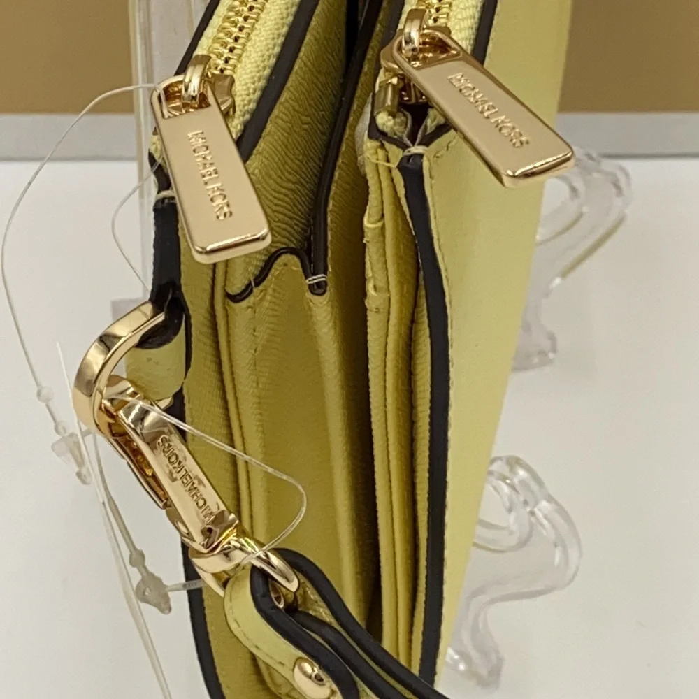 MICHAEL KORS LARGE DOUBLE ZIP WRISTLET BUTTERCUP